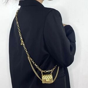 Anthropologie Fashion Tassel Gold Chain Belt with mini Bag Trendy!

Mini Bag